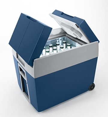 Mobicool W48 AC/DC - thermo-elektrische Kühlbox mit Rollen passend für eine komplette Getränkekiste/Bierkiste, 48 Liter, 12 V und 230 V für Auto, Lkw und Steckdose, A++ - 